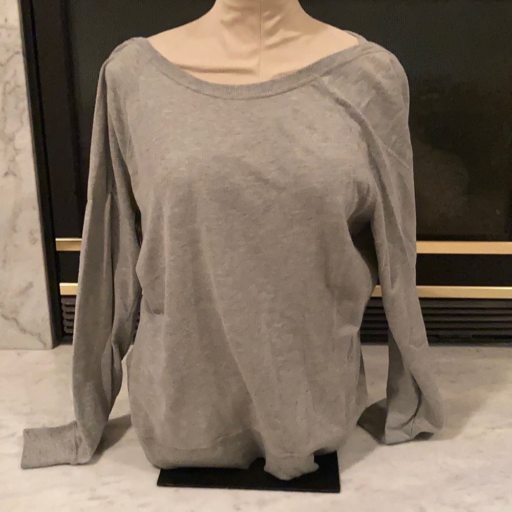 Zella Sweatshirt with Finger holes